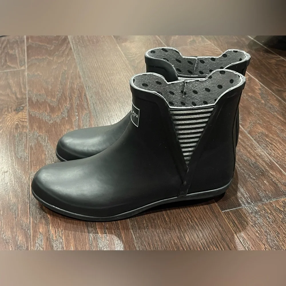 LONDON FOG Women Piccadilly Rain Boot Black Matte Size 11M Pull-On Ankle